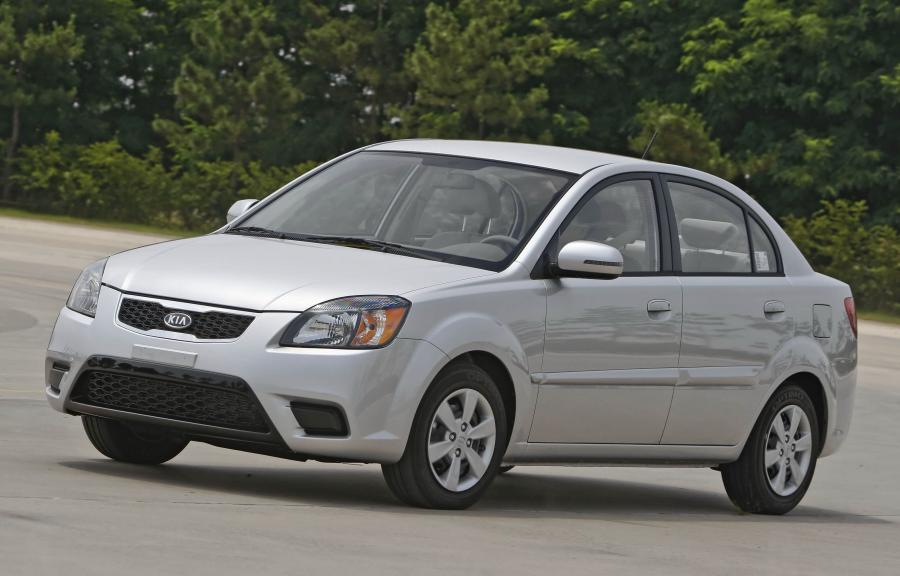  Kia Rio 2010 года  (фото 9 из 21)